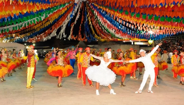 Chama Caipira Bicampea do Concurso de Quadrilhas Juninas