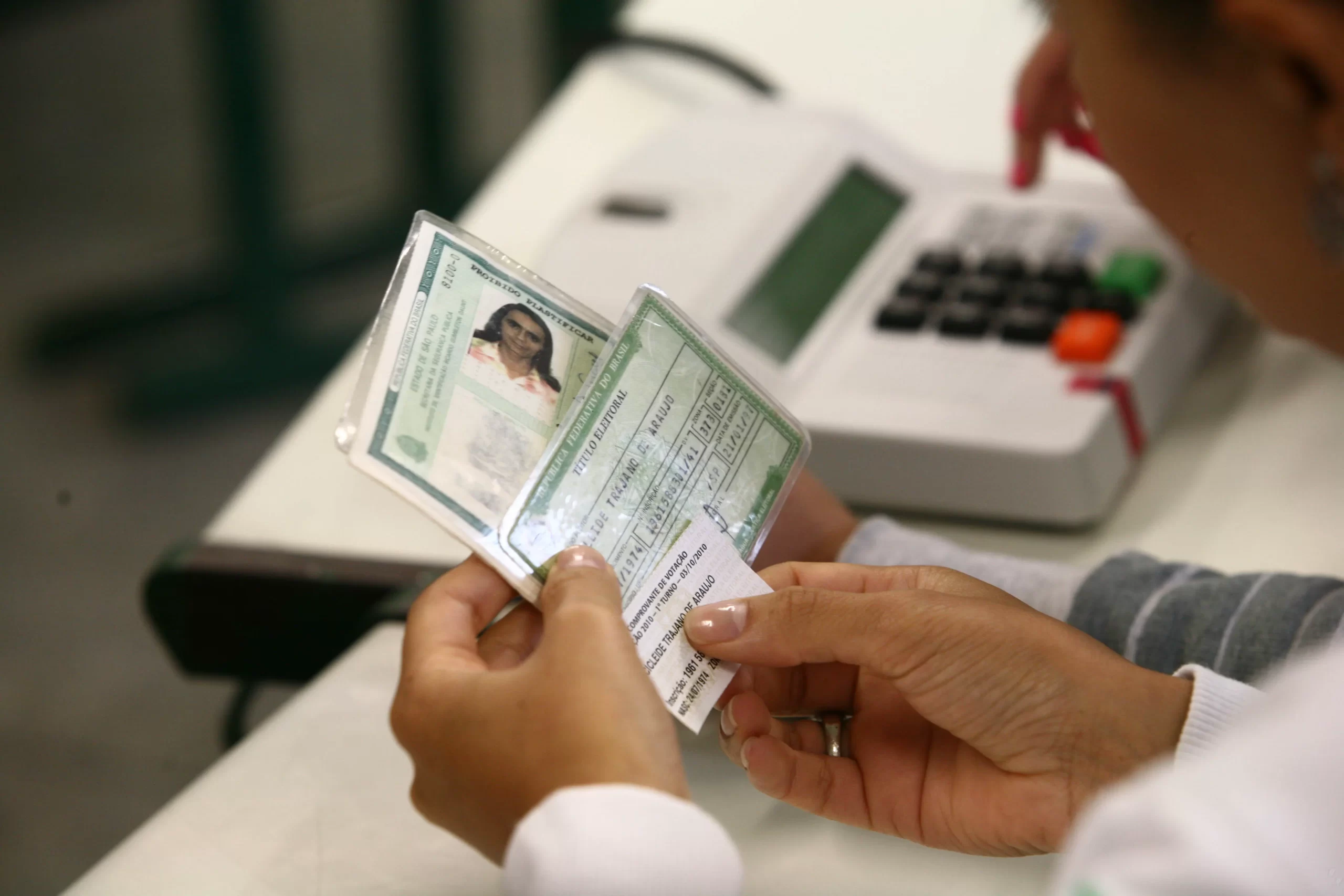 Horário de atendimento ao eleitor em 28