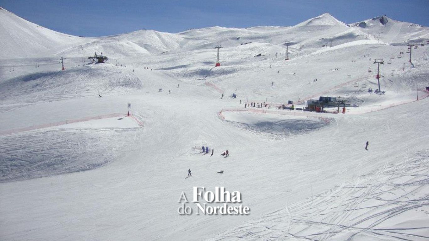 Neve artificial em estações de esqui no Chile